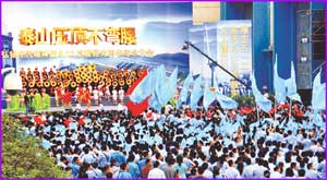 东汽举行5&#8226;12周年祭